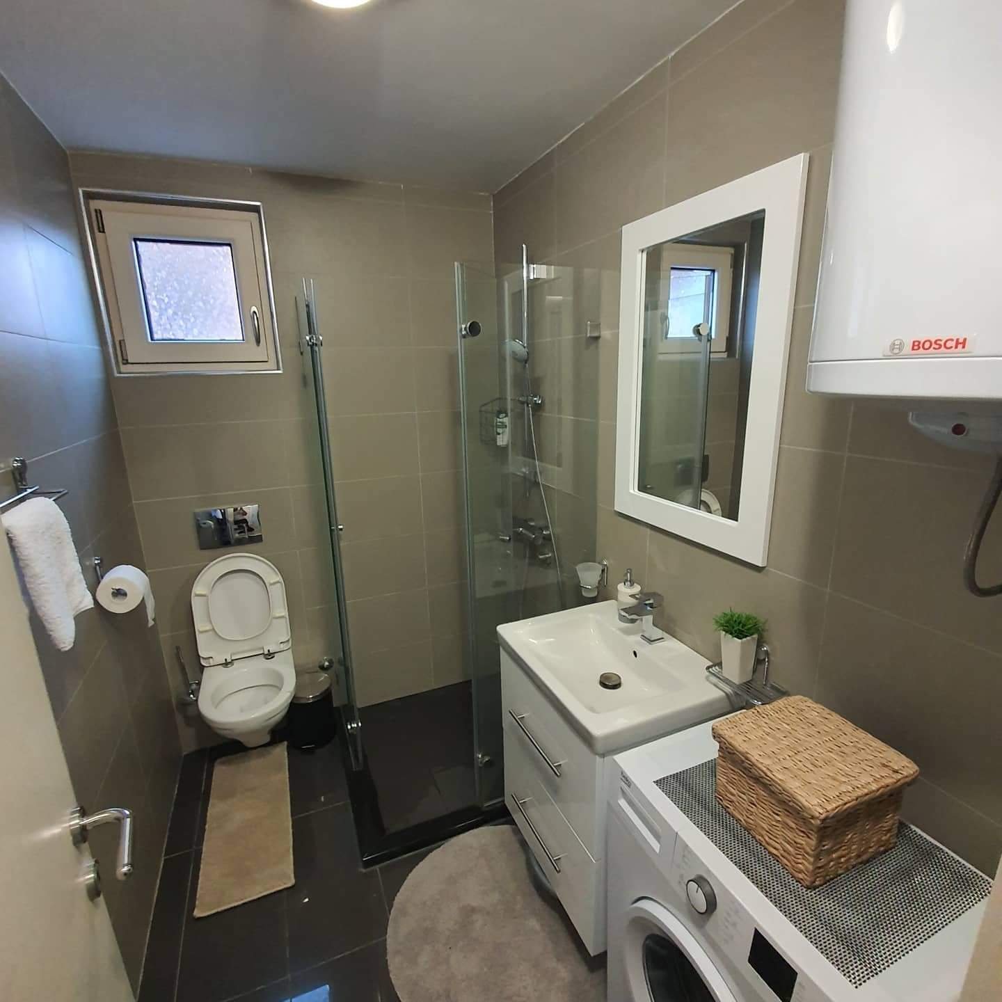 Golden Pine fotografija 1