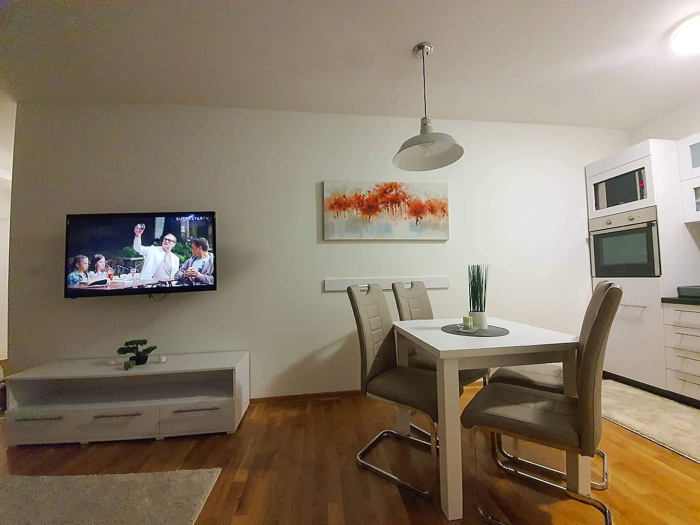 Golden Pine Apartman Eksterijer