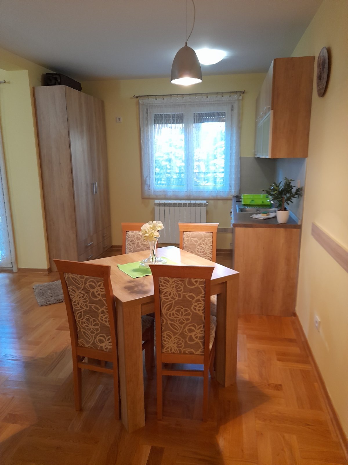 Golden Pine fotografija 39